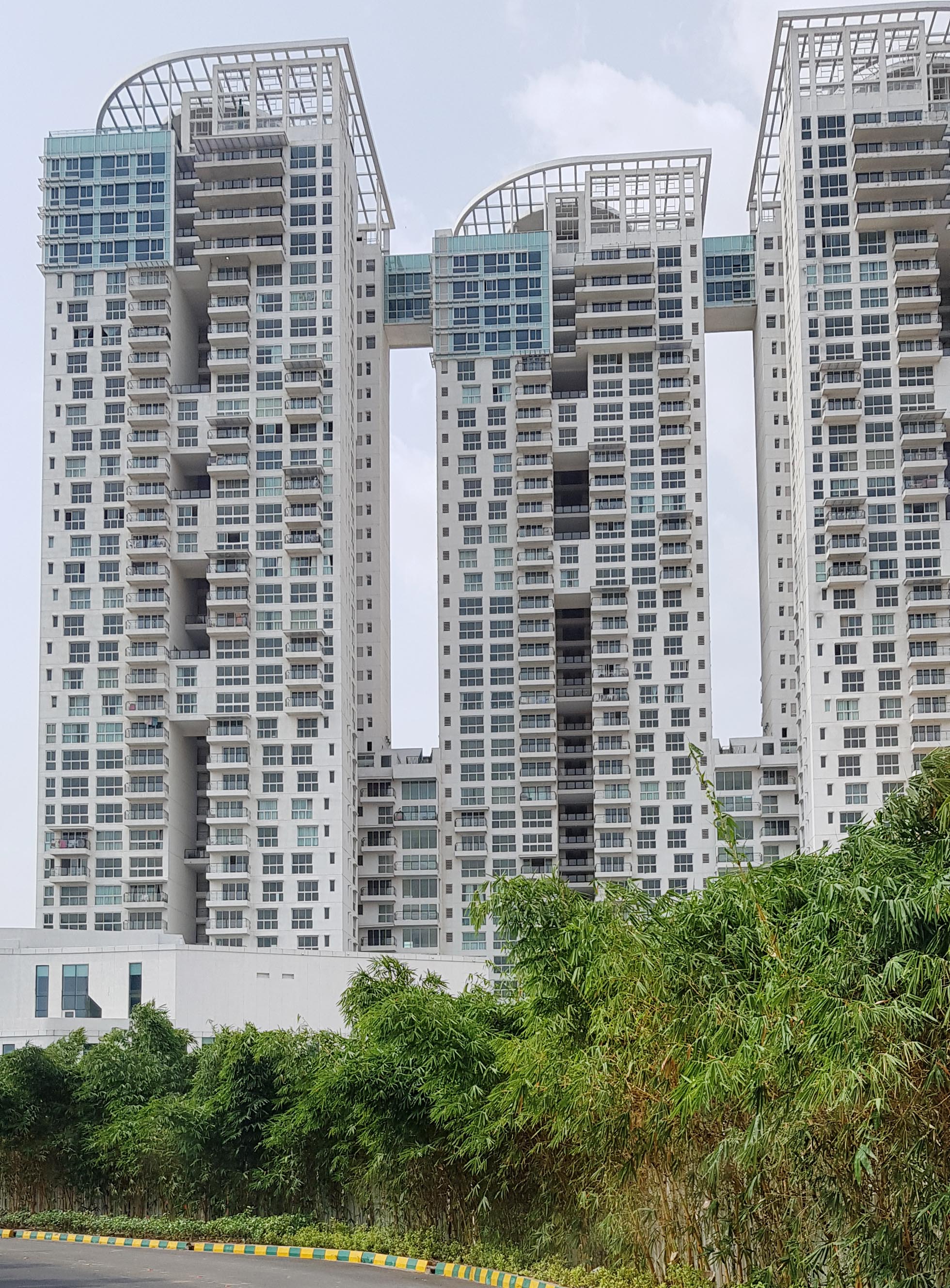 Karle Zenith Residences | 3.5 BHK, 2400 Sqft